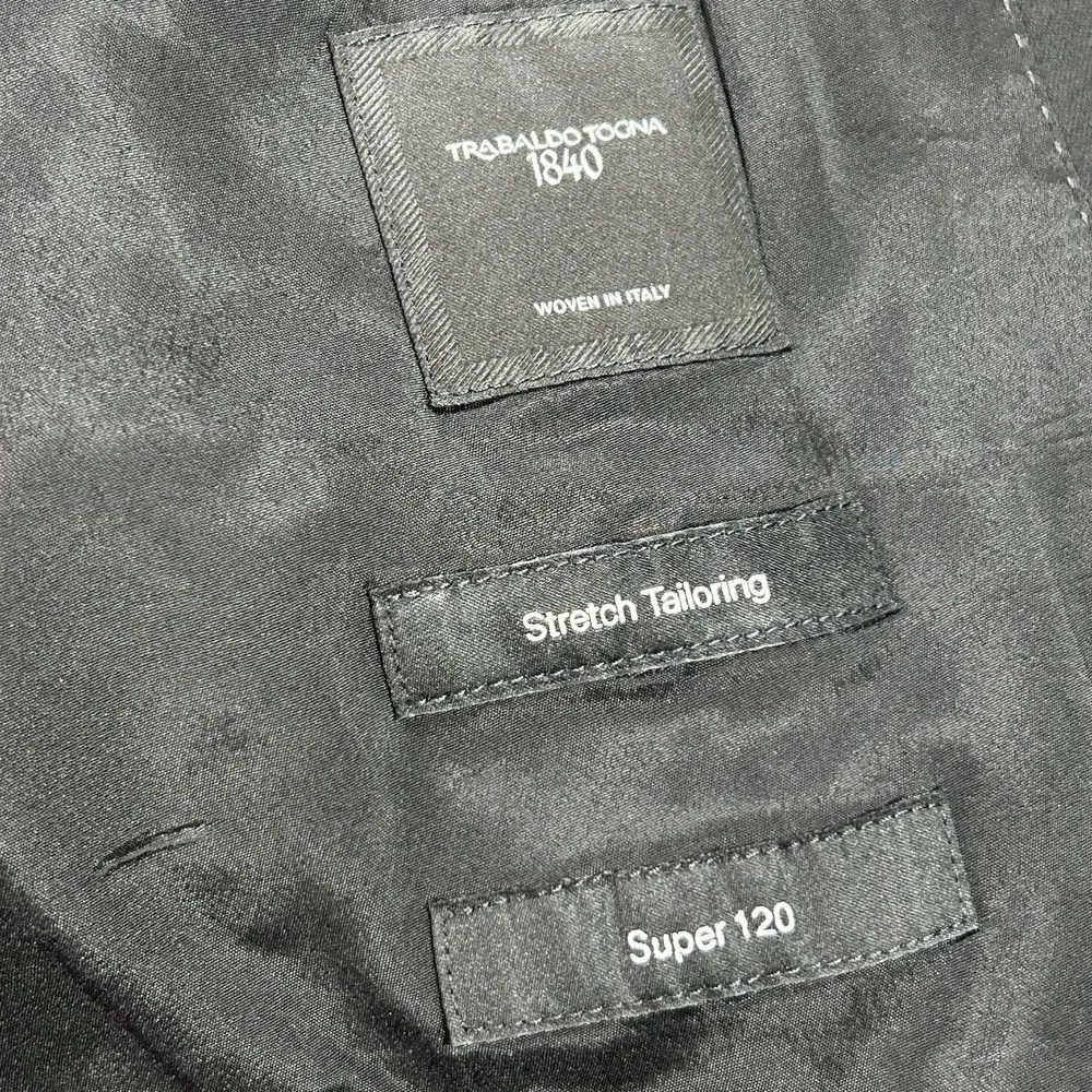 Hugo Boss Suit Jacket Mens 44R Black Wool Trabaldo Togna Super 120 2 Button